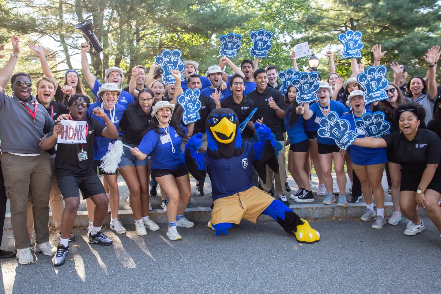 Students cheering on move in day
