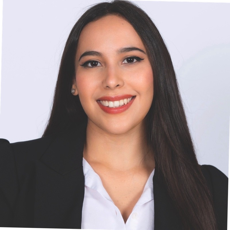 Zaida Pimentel MSBA graduate