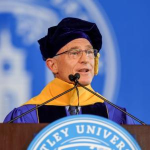 Stephen Kaufer delivering keynote address at Bentley Class of 2023 graduate ceremony