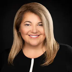 Holly (Aydar) Gagnon ’85, P ’22