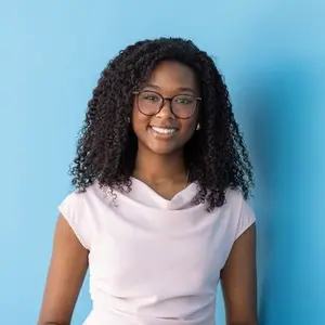 Bentley student Naeelah Desanges ’27