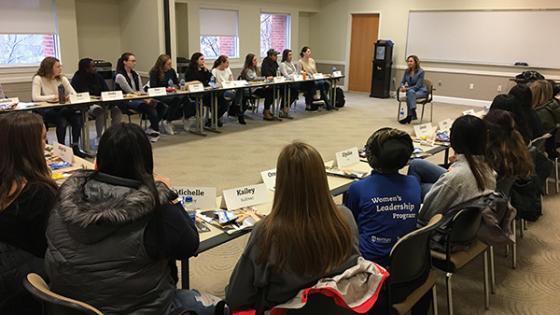 Alumna Jane Steinmetz lead a mentor circle and talking about her career