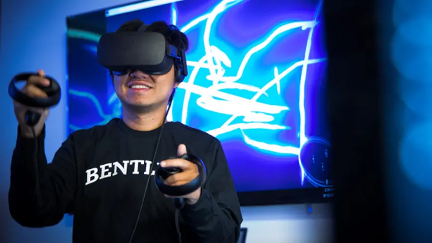 Student with VR glasses