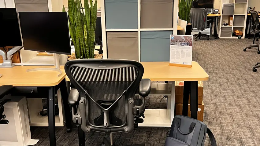 CIC Desk 1