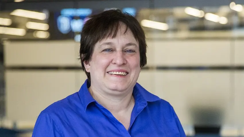 Headshot of Accounting professor Lynn Wolf