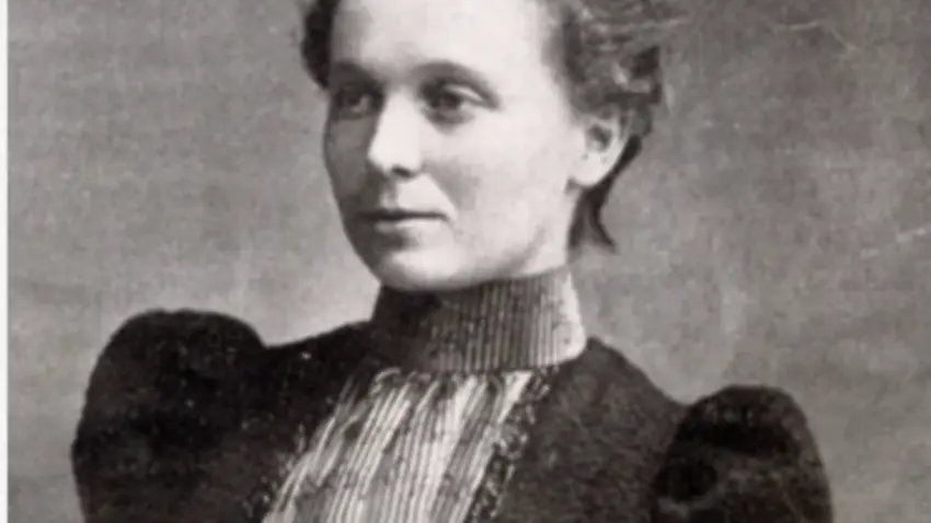 Jennie Bell Bentley Black and White portrait