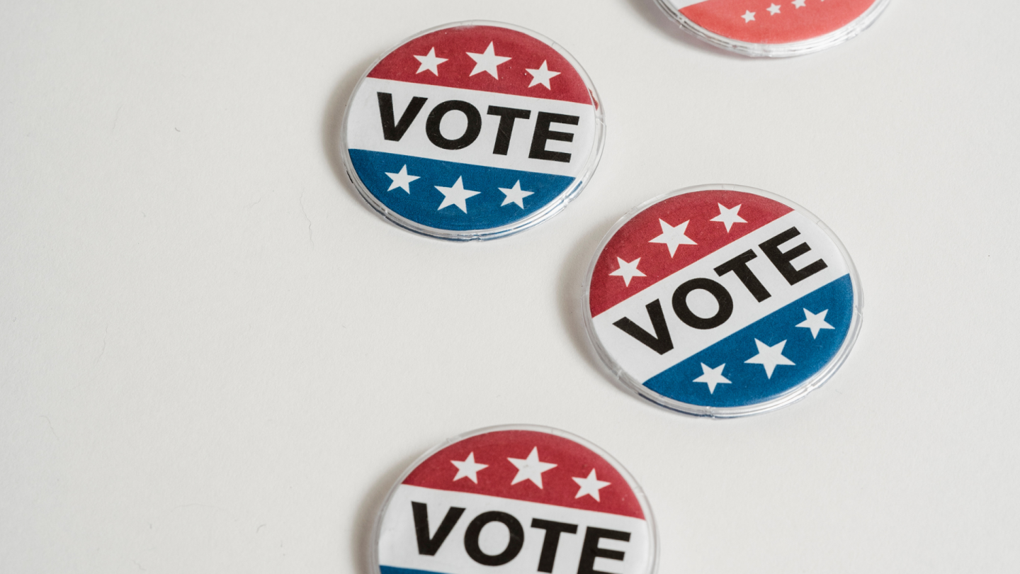 Voting buttons as a header image