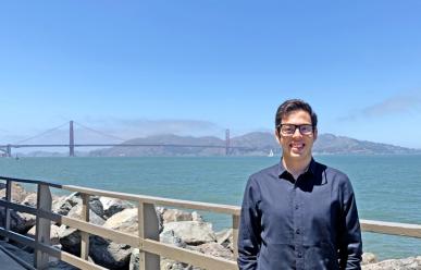 Eduardo "Edu" Franco Saucedo ’22 in San Francisco, with the Golden Gate Bridge in the distance.