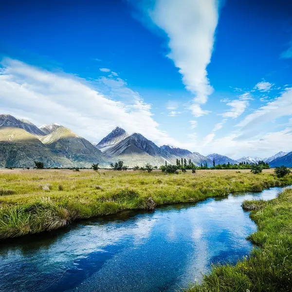 Circle Card Alternative Text - Calm river