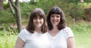 Bentley University alumna Susan Brown and her daughter